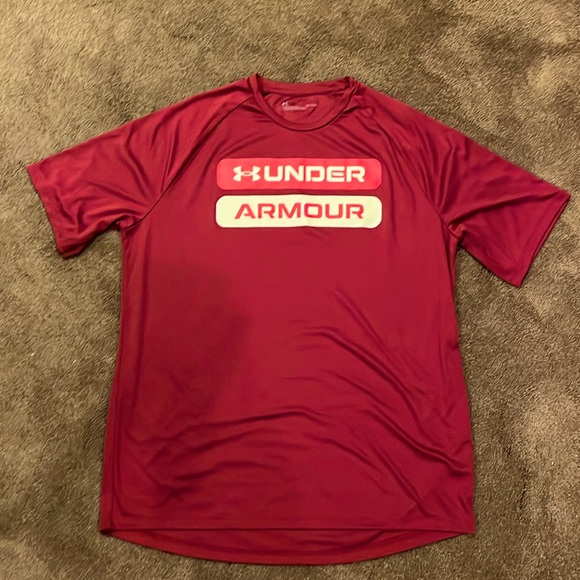 Men’s soft Under Armour dark red activewear Tshirt. - Picture 1 of 3